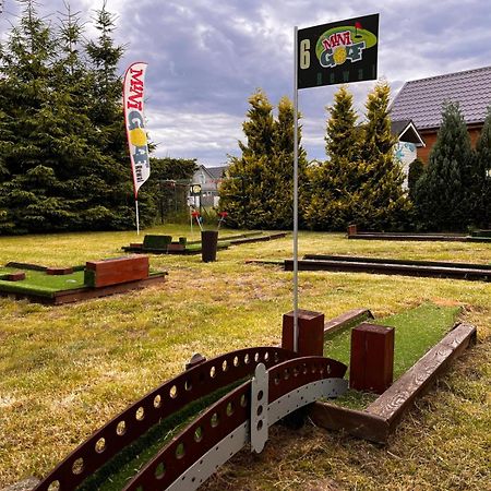 Domki Kapitanskie Z Prywatnym Polem Do Gry W Mini Golf Rewal Bagian luar foto