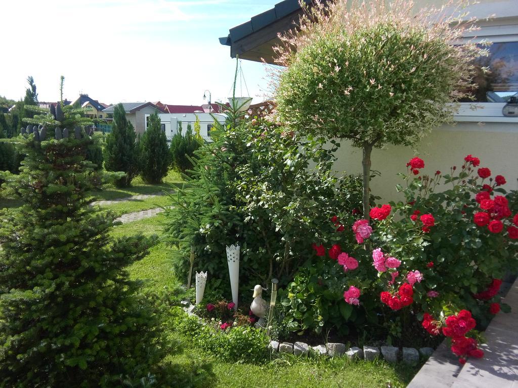Domki Kapitanskie Z Prywatnym Polem Do Gry W Mini Golf Rewal Bagian luar foto
